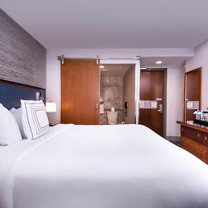 Queen Room Mobility accessible